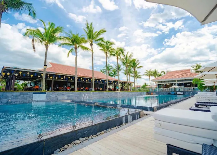Deluxe Beach Villas By Danatrip